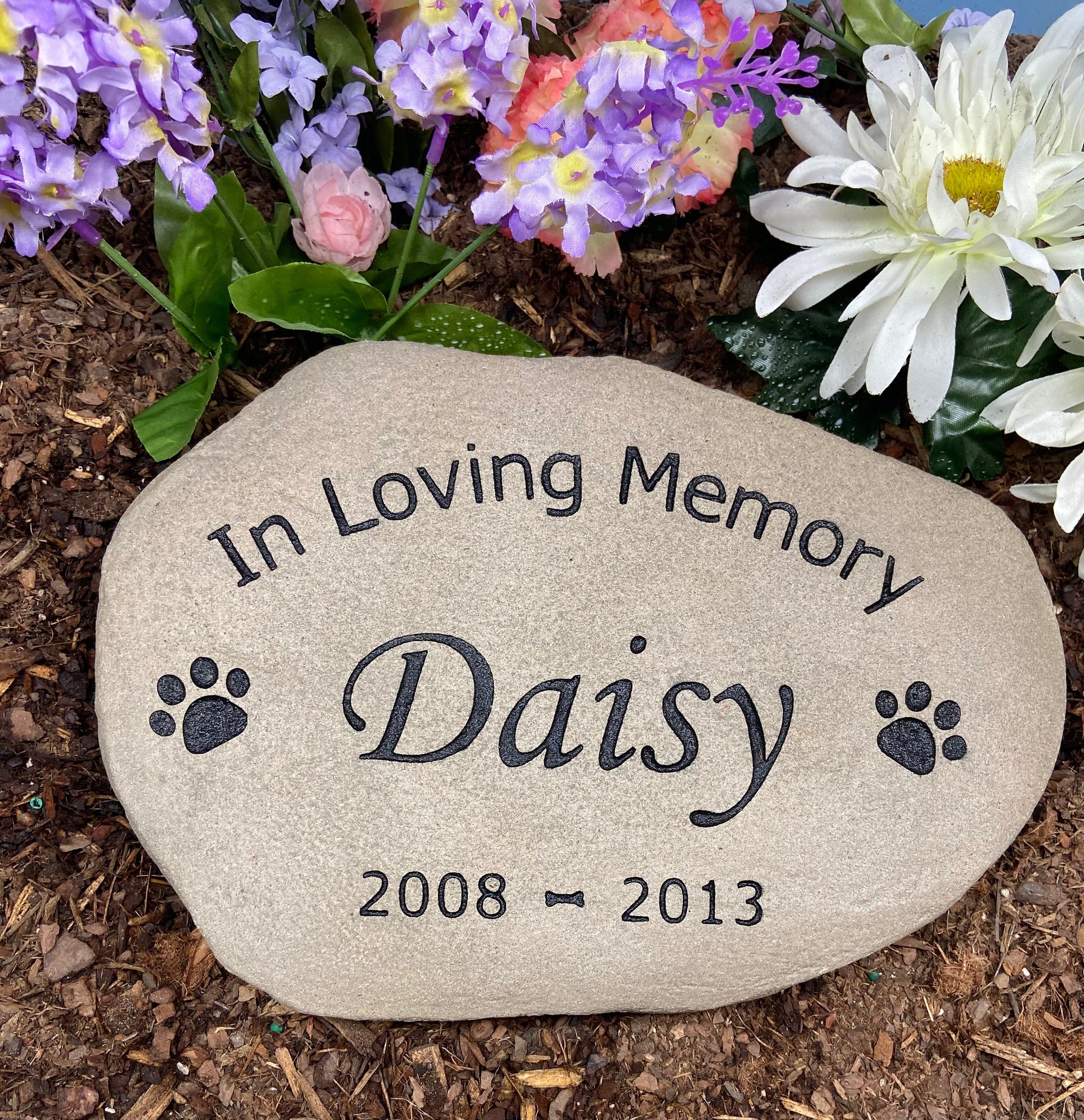 Custom Pet Memorial Stone – Personalized Grave Marker for Dog, Cat or Any Pet – Outdoor Headstone with Name and Dates